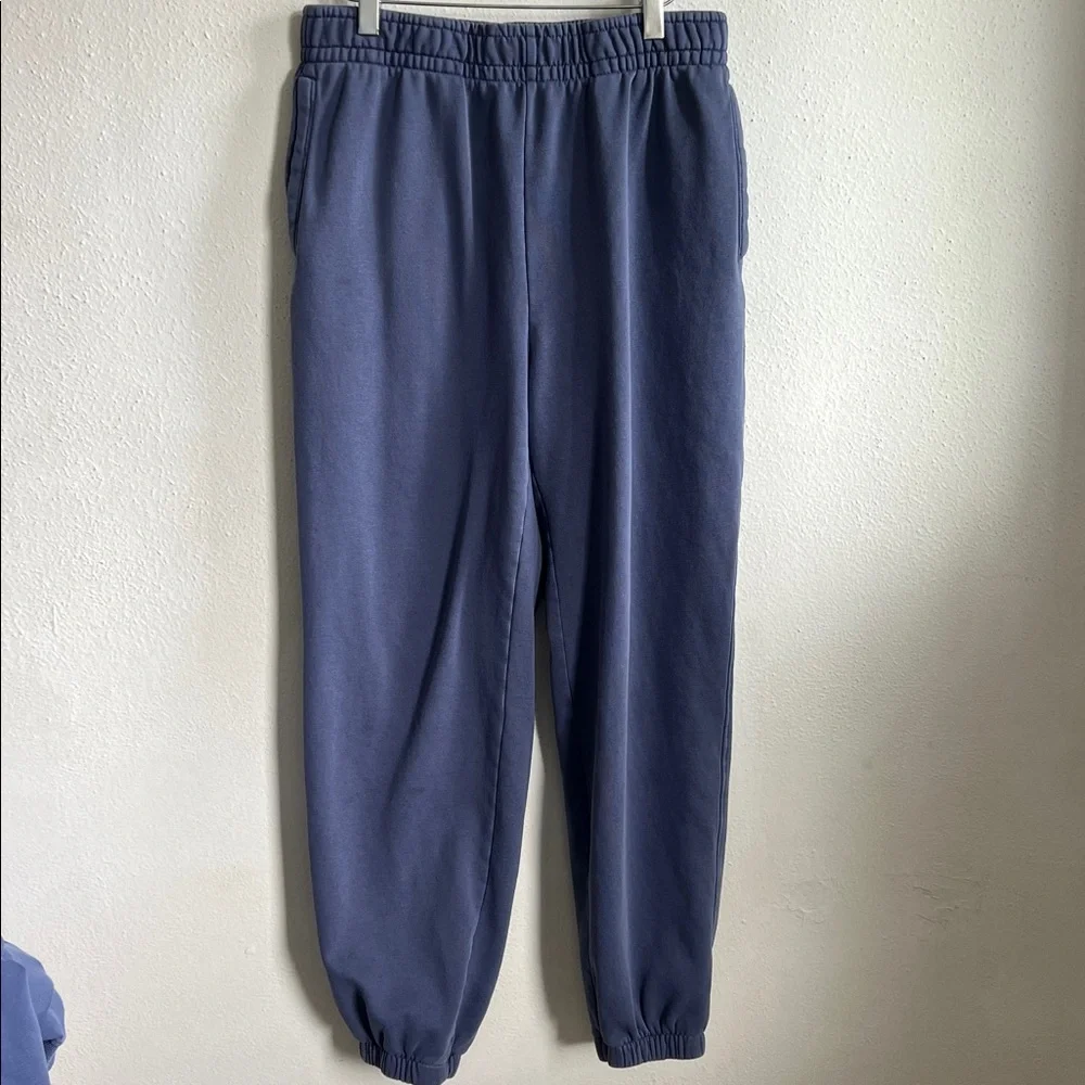 H&M CREW-NECK SWEATSHIRT & JOGGERS - Picture 11 of 13